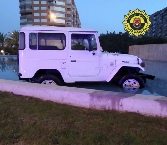 Un jove detingut a Alacant després d’un accident de tràfic i enregristrar tres voltes més alcohol del permés