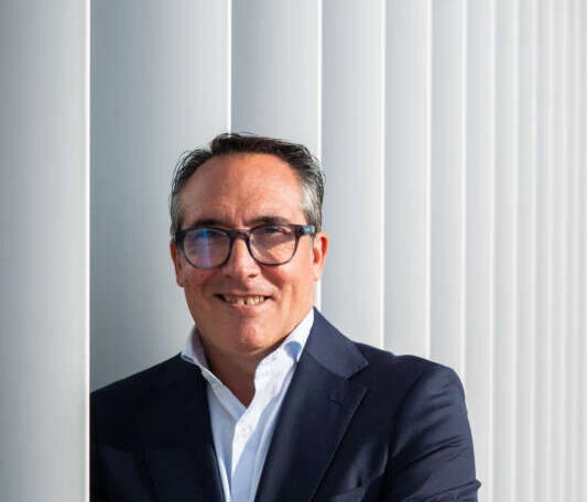 Estudiantes participando en el programa Enxarxatec impulsado por PortCastelló para fomentar talento joven y tecnología