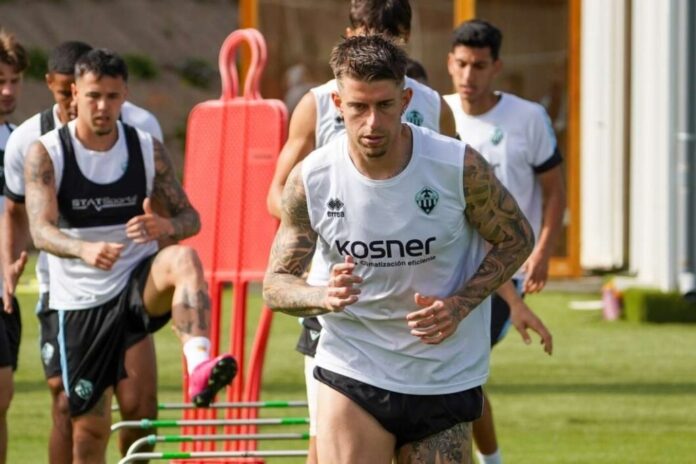 sesión-de-trabajo-del-C.D. Castellón-enfocada-en-el-tramo-decisivo